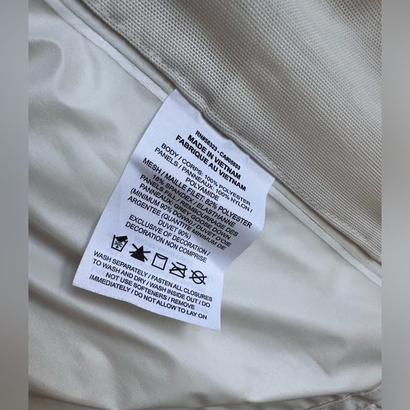 Nike running jacket with removable down pads XS includes whistle - Picture 6 of 10